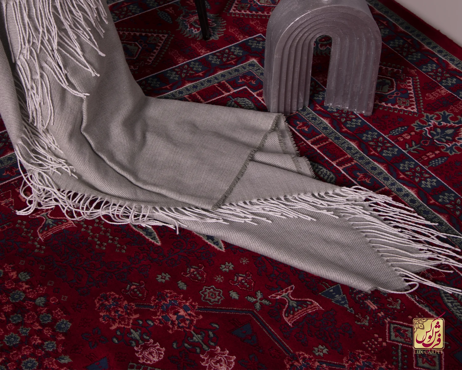 فرش وینتیج چهار باغ لاکی