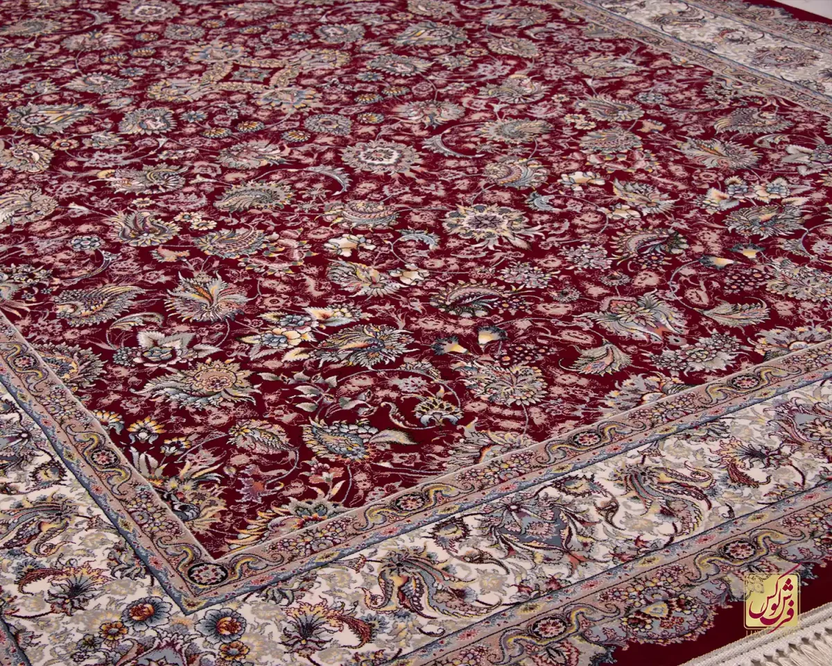 فرش ابریشم ماشینی ۱۲۱۱ لاکی حاشیه کرم