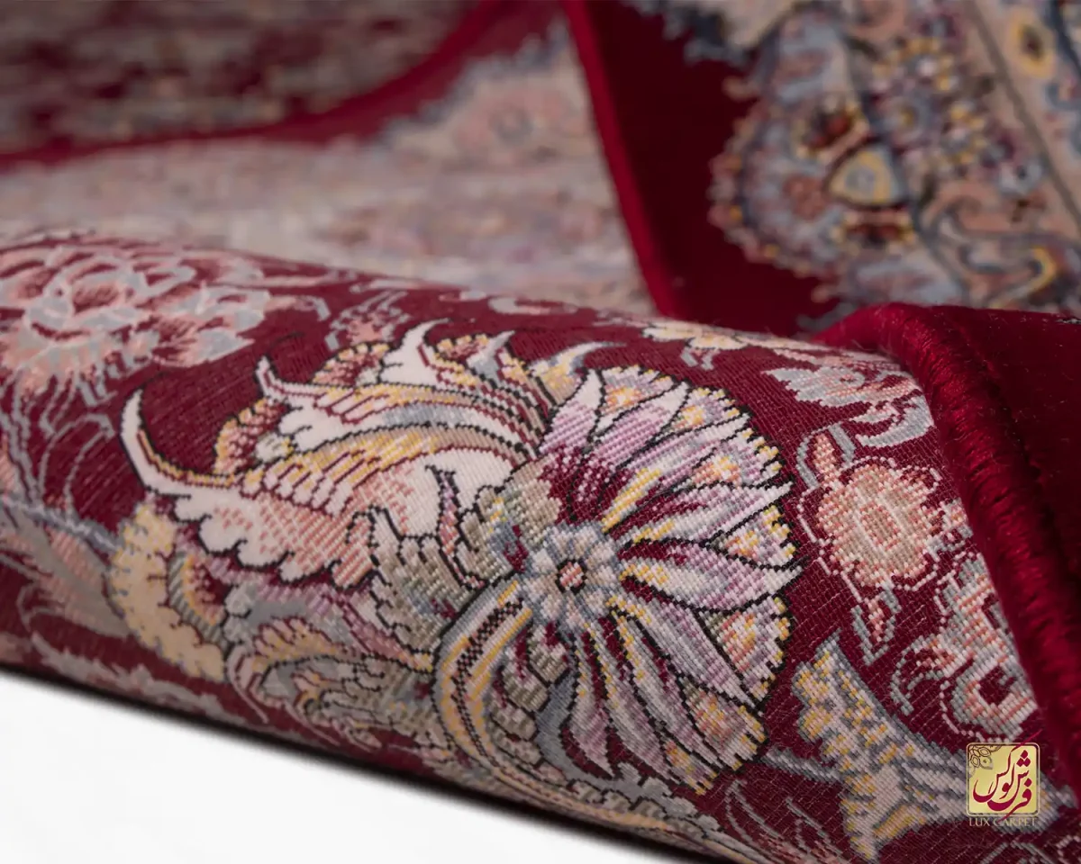 فرش ابریشم ماشینی ۱۲۱۱ لاکی حاشیه کرم