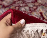 فرش ابریشم ماشینی ۱۲۱۱ لاکی حاشیه کرم