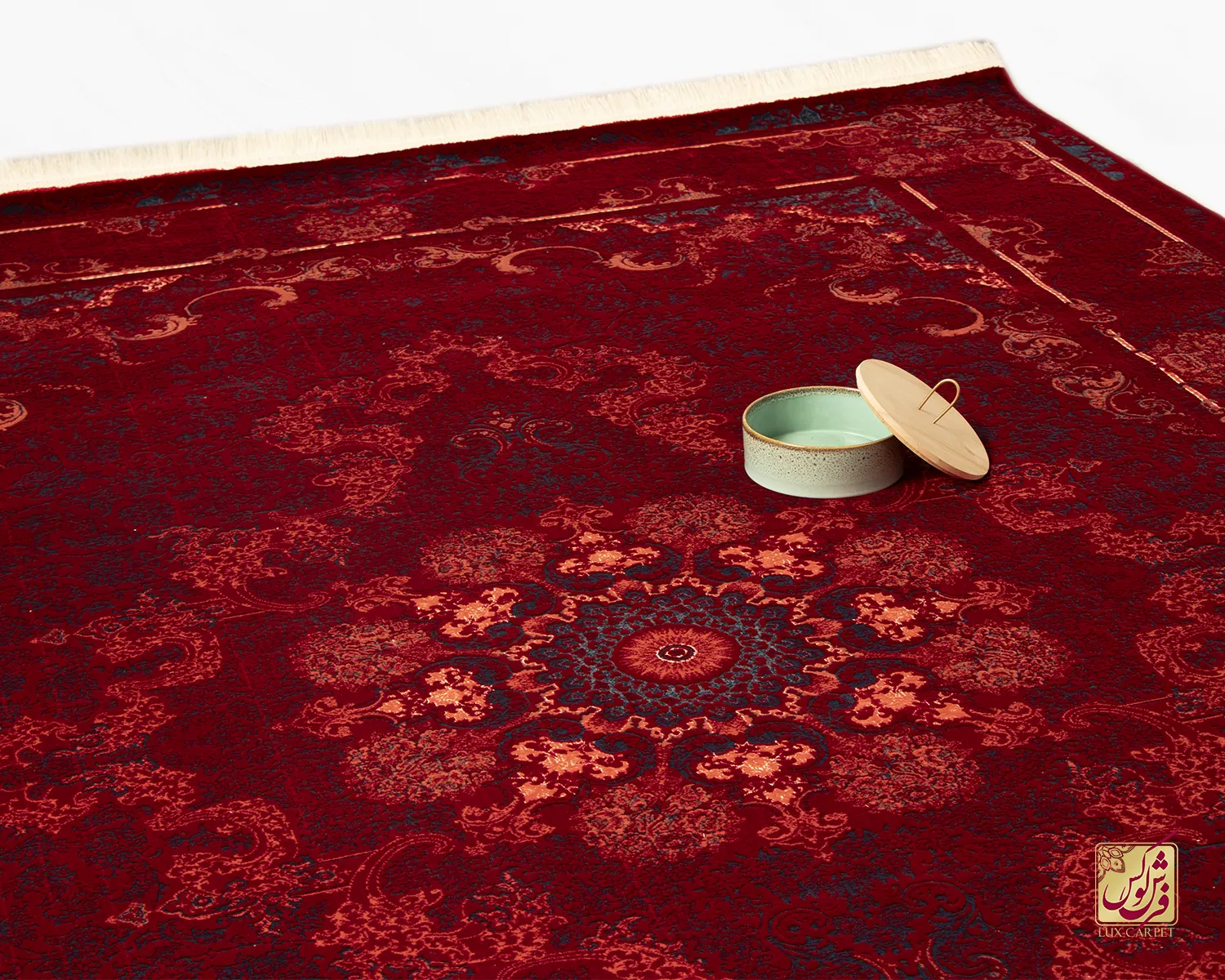 فرش ترنج دار قرمز