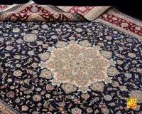 فرش کلاسیک 7521 سرمه ای حاشیه شرابی - تصویر 3